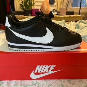 Women classic leather Cortez